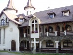 La Manastirea Piatra Fantanele 9